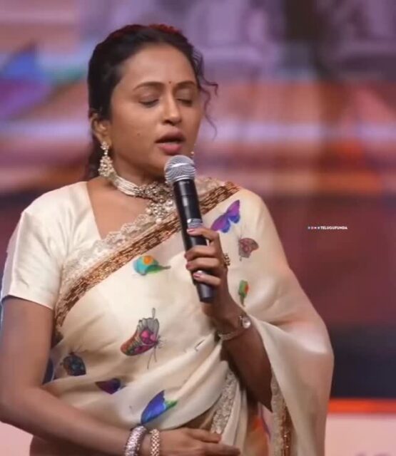 @kanakalasuma @trivikramcelluloid 😂
At the AK47 pre-release event, Suma and Trivikram entertained the audience with their hilarious conversation, turning the stage into a laughter zone. Suma, known for her energetic anchoring and witty counters, tried to pull Trivikram into a funny exchange, while Trivikram responded with his trademark humour and sharp one-liners. Their playful banter, spontaneous reactions, and perfectly timed jokes kept the audience laughing throughout the interaction. The duo’s comic timing became one of the entertaining highlights of the event, with their conversation adding an extra dose of fun to the film’s pre-release celebrations.
#suma #trivikram #tollywood #reels #fyp